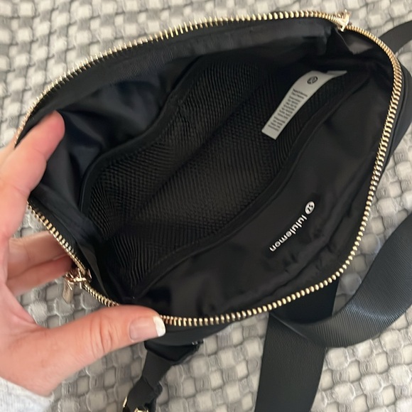 Lululemon black belt bag - Picture 4 of 5